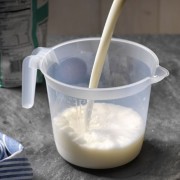 Jug Plastic 3.5 Pt / 2 Litre